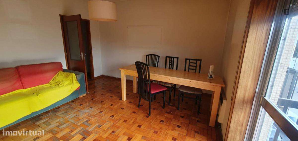 Quarto - localizado em Guimaraes - Grande imagem: 4/9