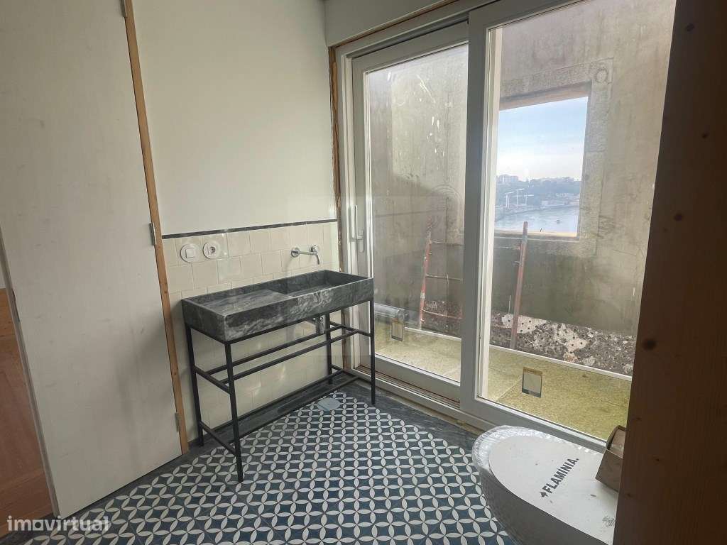 T2 duplex nas Virtudes com jardim a poente - Porto - Grande imagem: 5/12