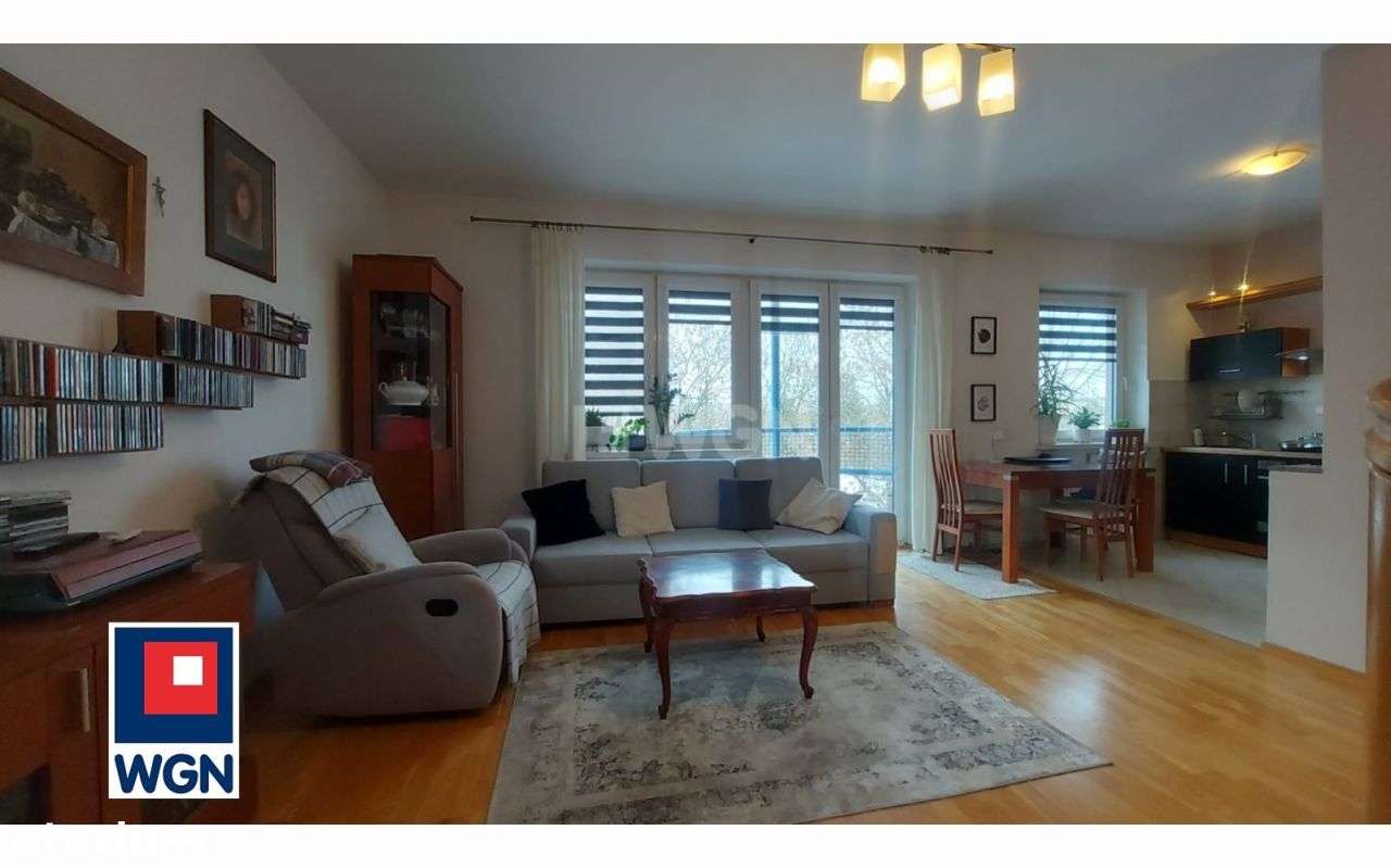 Duże 4 pokojowe mieszkanie w bloku z 2000 roku-1