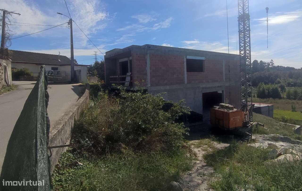 Moradia T3 em estrutura em Fiscal, Amares - Grande imagem: 4/26