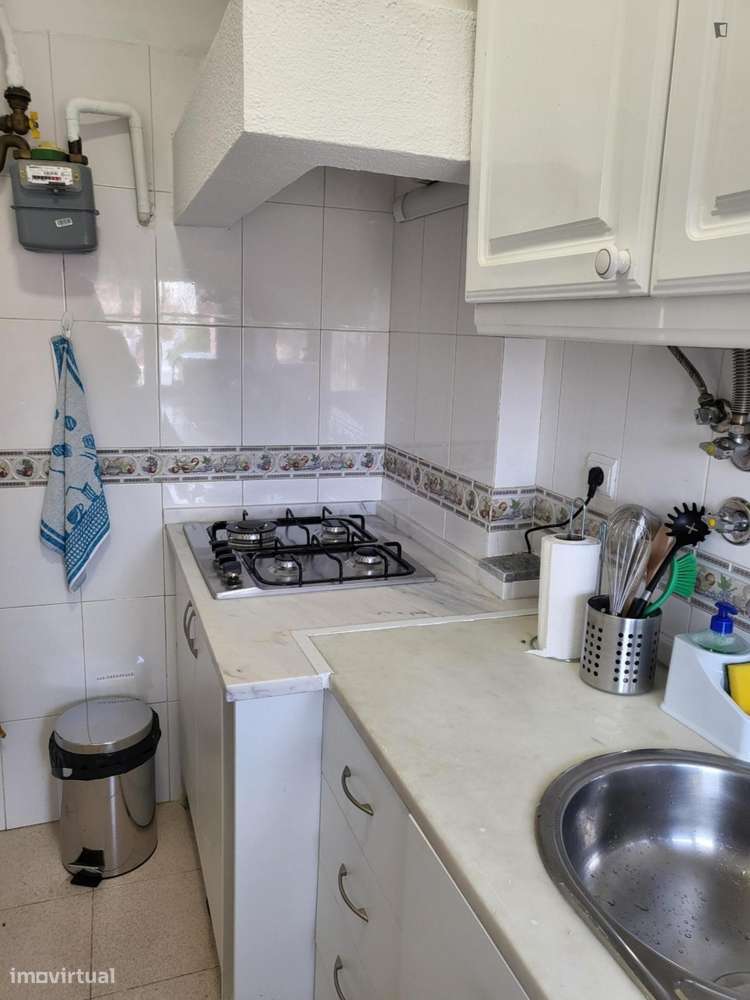 Quarto - localizado em Alcântara Lisbon - Grande imagem: 4/9