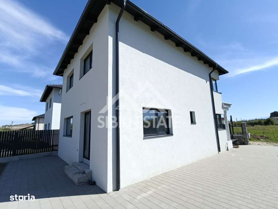 Casa individuala de vanzare – Cristian, zona linistita - Imagine principală: 5/19
