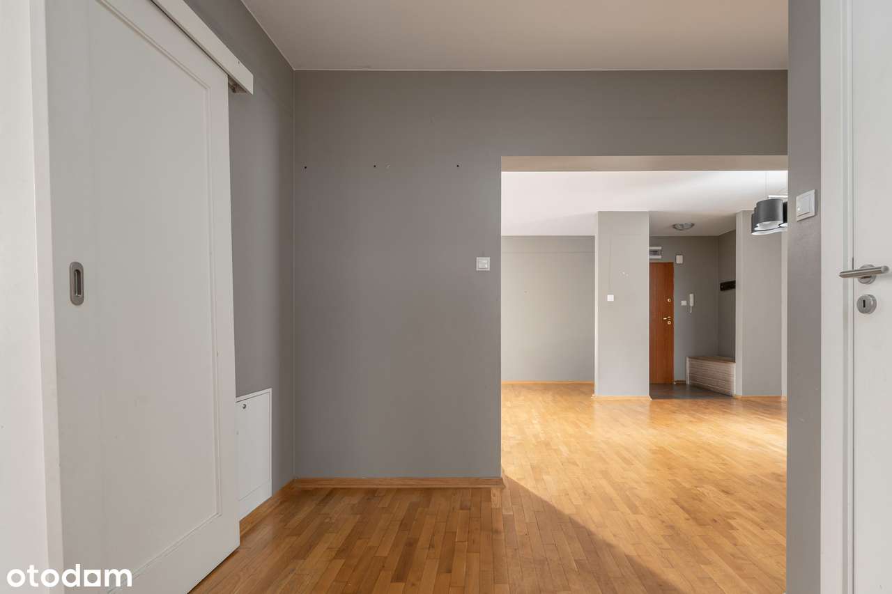 Przestronne mieszkanie z tarasem – idealne do własnej aranżacji-11