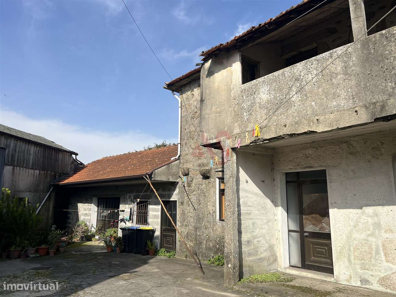 Moradias para Restauro com Terreno de 1.682 m² | Raimonda, Paços de Fe-5