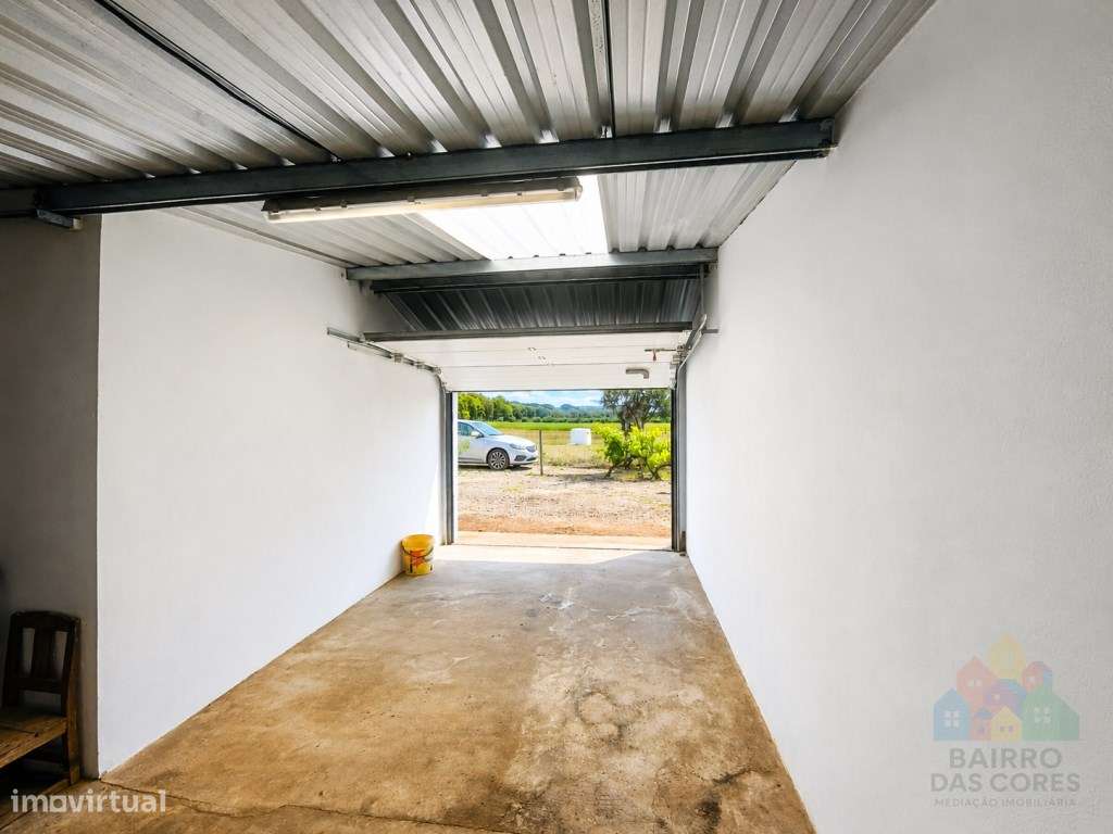 Quinta com 8280 m2 com acesso privado a rio em Tomar-11