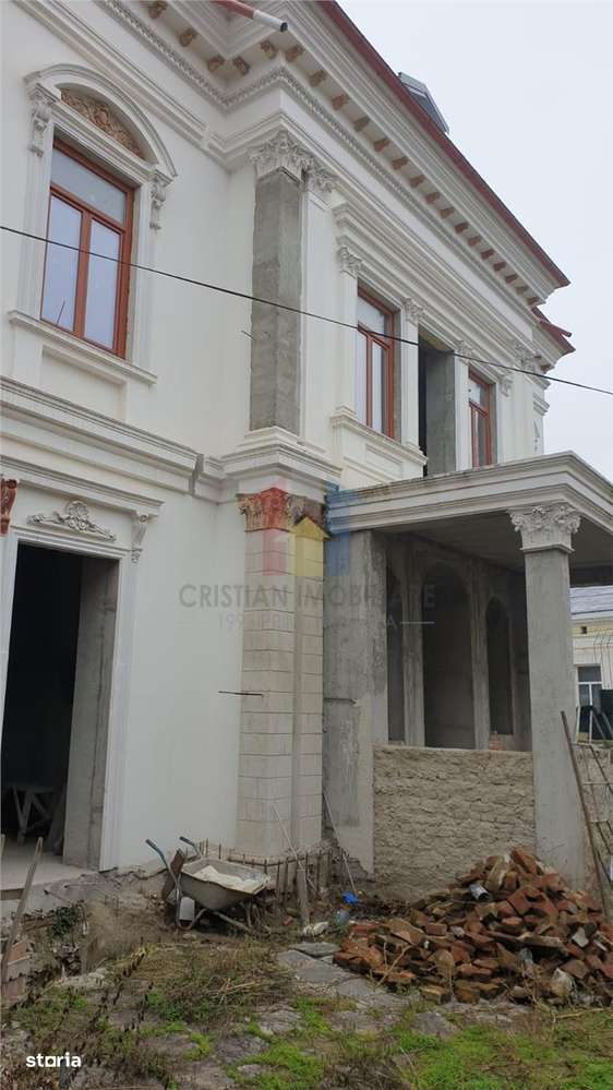 Conac Boieresc P+1 Ultracentral 695mp construiti, teren 466 mp pe colt - Imagine principală: 2/20