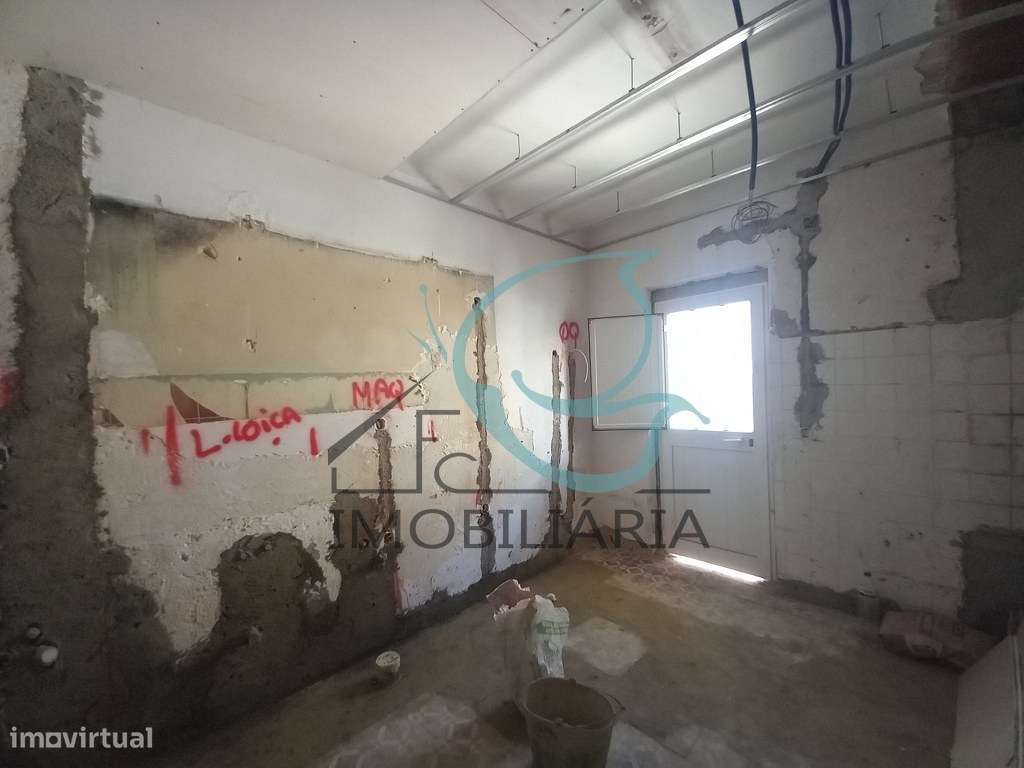 Apartamento T1 com Logradouro Privativo na Baixa da Banheira-3