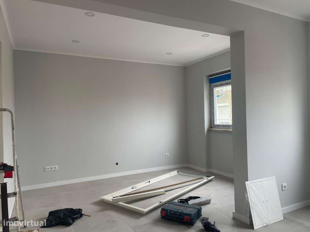 Apartamento T3 com Varanda, para Arrendamento em Almada. - Grande imagem: 5/14