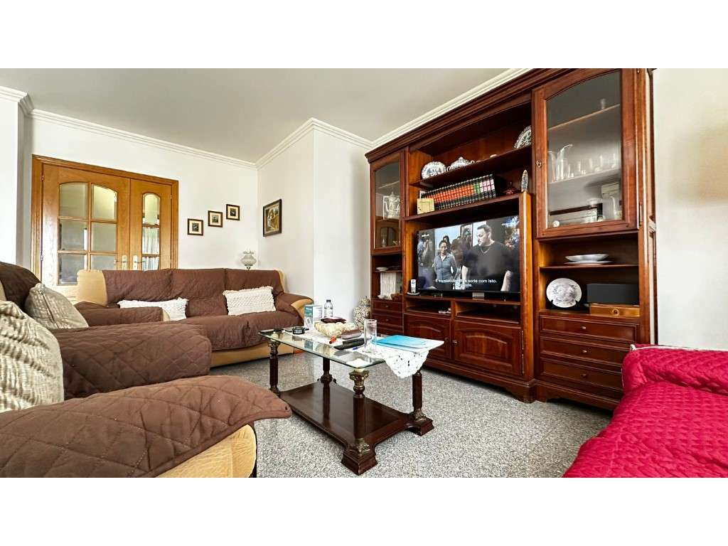 Excelente apartamento tipologia T3 com Garagem e Arrecadação no Mon... - Grande imagem: 1/36