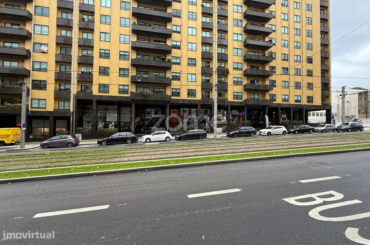 Lugar de estacionamento, rendimento imediato 6% liquido - Grande imagem: 4/6