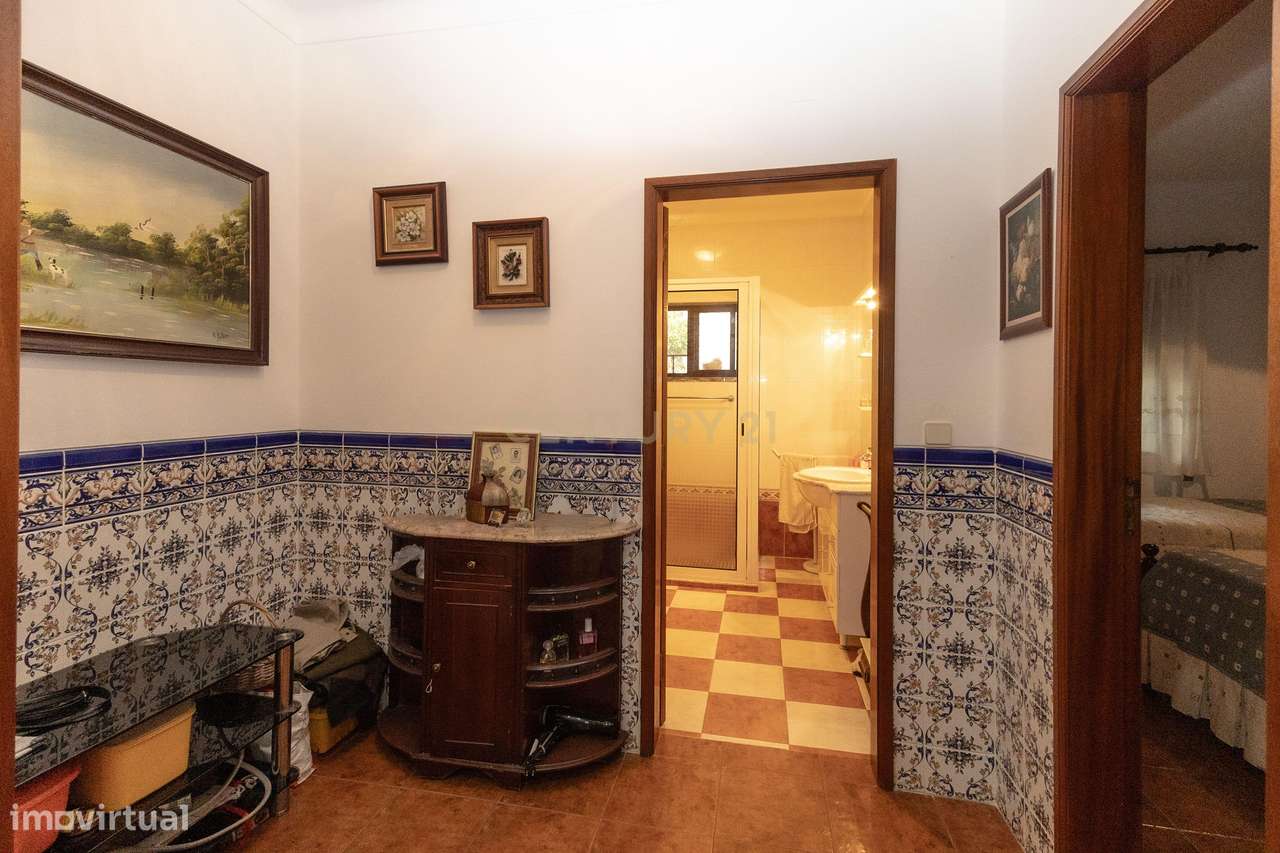 Moradia T3 com quintal, garagem e anexos no centro de Ervidel-21