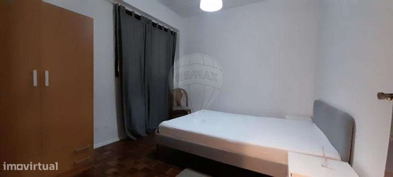 Apartamento T3 junto ao Arco da Porta Nova-11