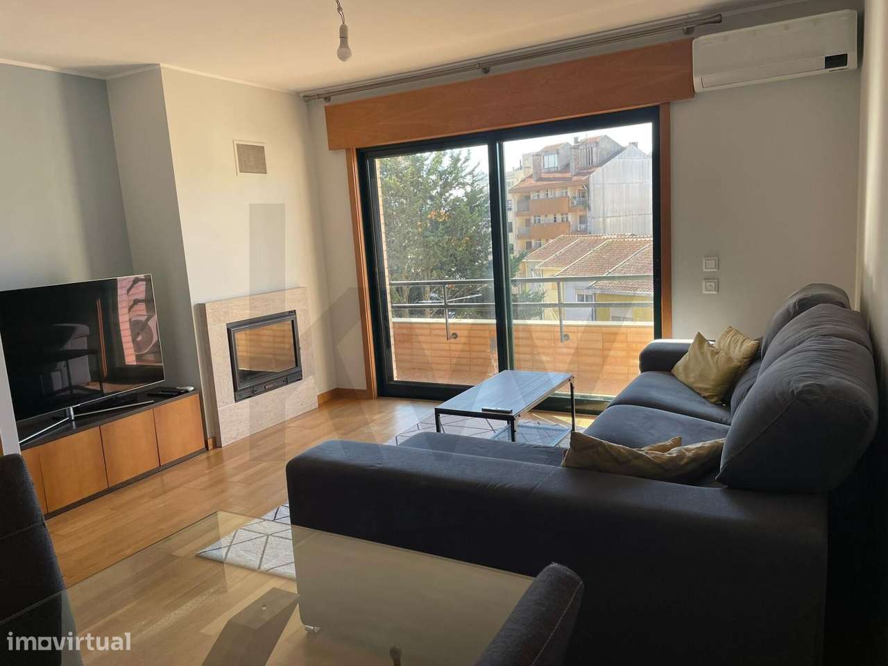 Apartamento T2 Mobilado com Garagem Dupla no Coração do Porto - Grande imagem: 3/19