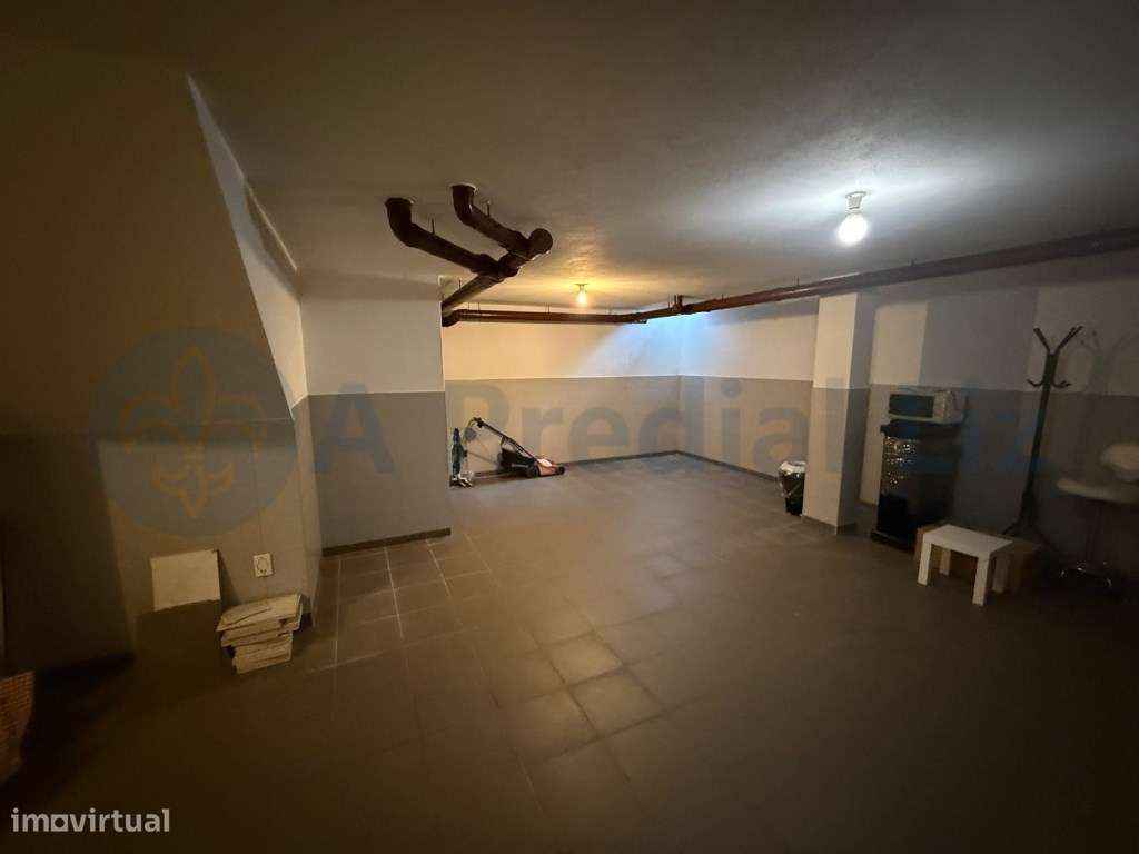 Moradia V3 com Jardim, Terraço e Garagem para 3 Carros | Arcozelo-12