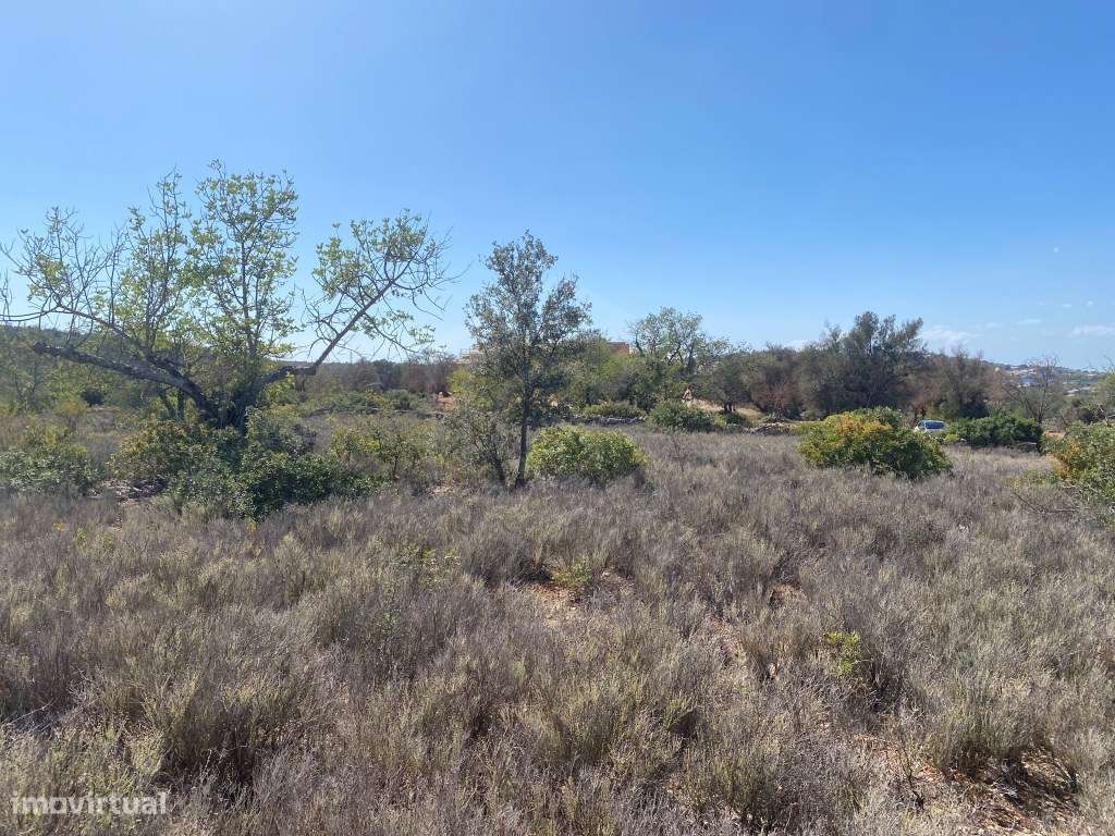 Lote de terreno rústico localizado junto ao Castelo de Paderne, Alb... - Grande imagem: 3/21