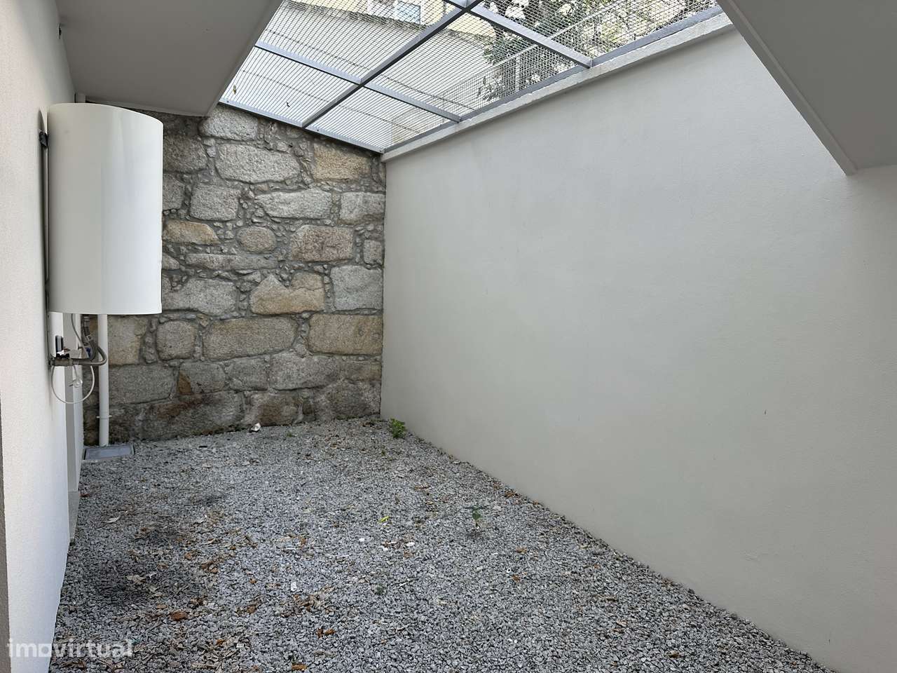 Apartamento T2 totalmente remodelado, com pátio interior - Lapa Porto-14