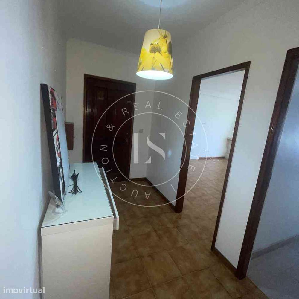 Apartamento T2 com Garagem e Arrumos | Urb. dos Altos | Cidade da Maia-13