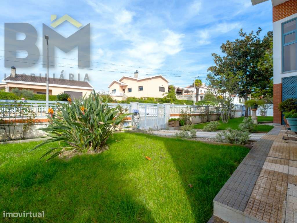 Fantástica moradia em zona privilegiada da cidade de Castelo Branco - Grande imagem: 3/54