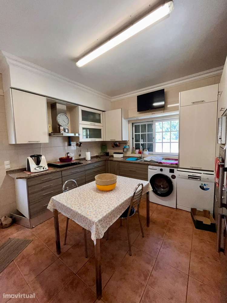 Moradia T2+1 com piscina em Salvaterra De Magos.-13