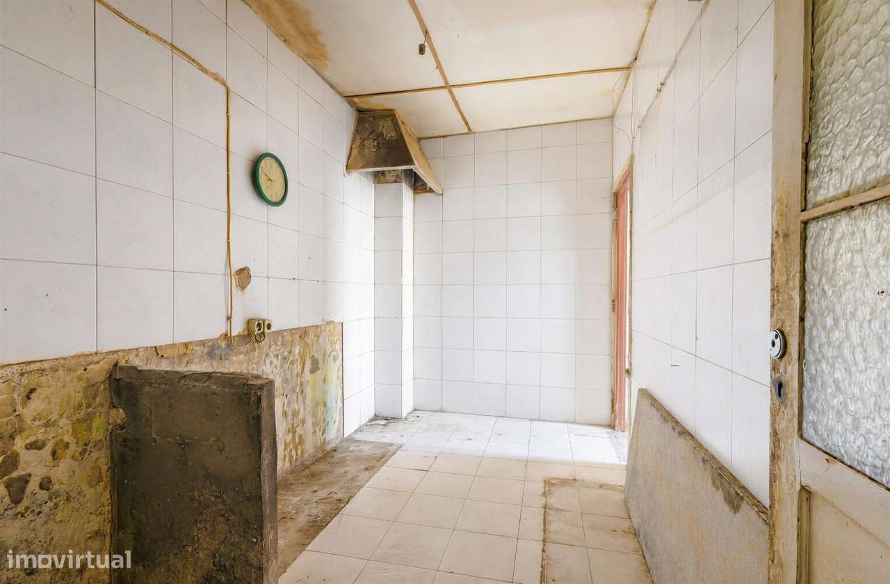 Casa Bifamiliar na Senhora da Hora | 185 m2 | Terreno com Cerca de...-16