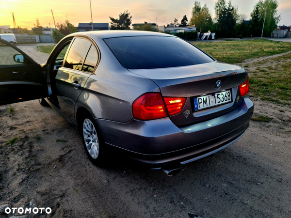 BMW Seria 3 318d DPF Edition Lifestyle - 5