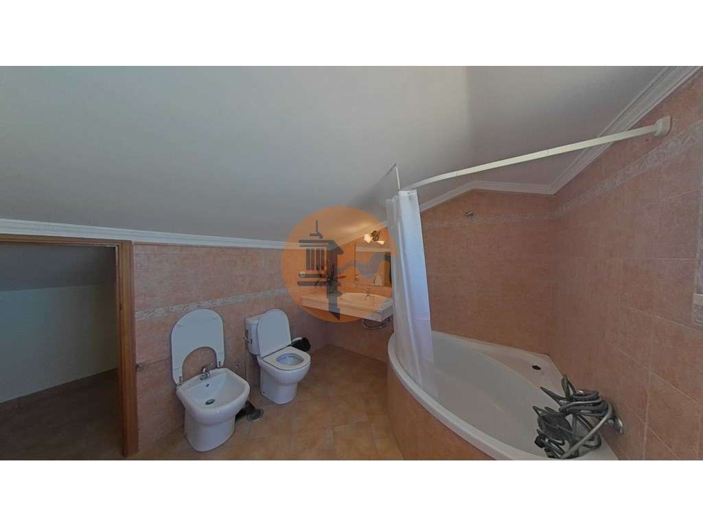 Fantástica Moradia com Piscina para venda-50