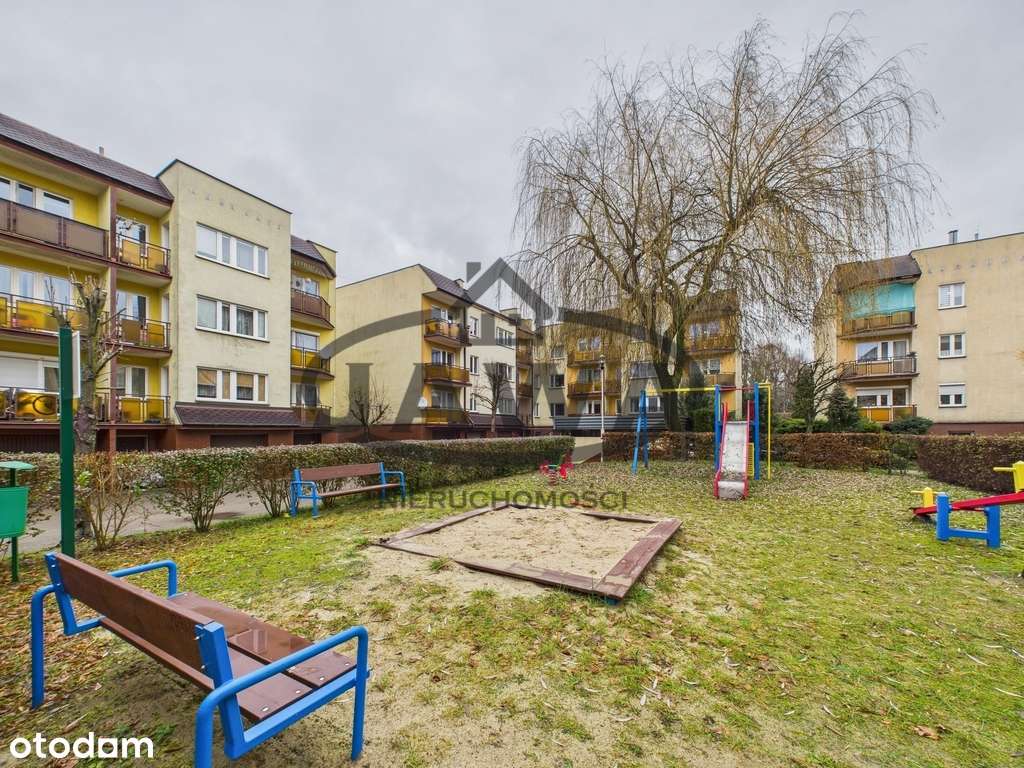 2pok*2002 rok*widok na las*teren zamknięty*parking-15