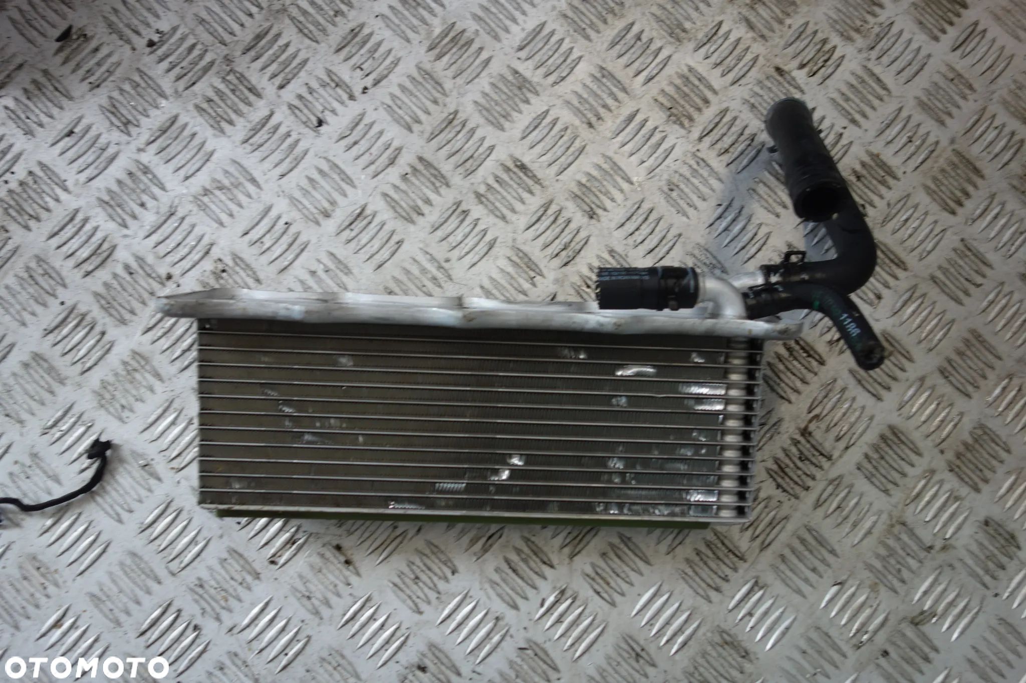 CHŁODNICA INTERCOOLER VOLKSWAGEN GOLF VIII 04E145749F - 1