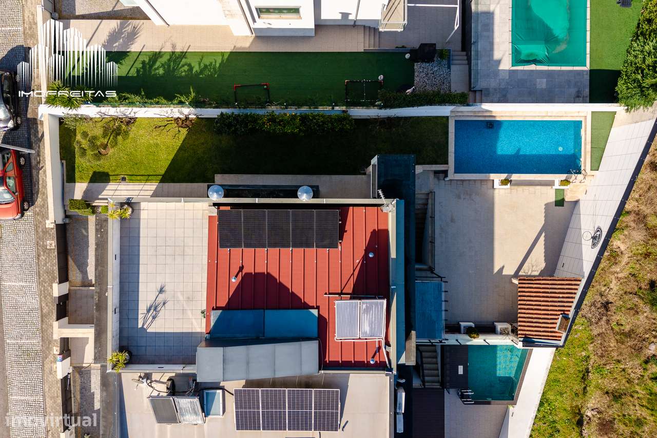 Moradia T4 de Luxo com Piscina numa das Melhores Zonas de Braga!-32