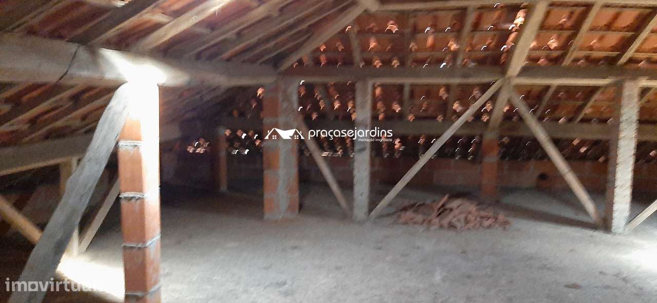 Prédio com 3 Apartamentos-43