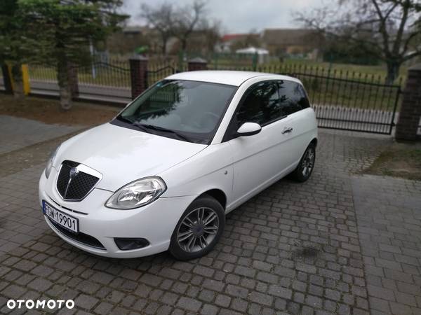 Lancia Ypsilon - 1