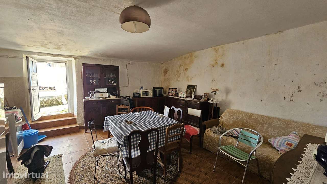 Moradia T2 no Centro de Alguber – Cadaval - Grande imagem: 4/9