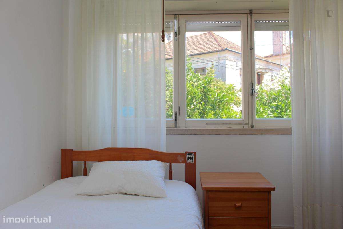 Quarto - localizado em Bairro do Sol Coimbra - Grande imagem: 2/28