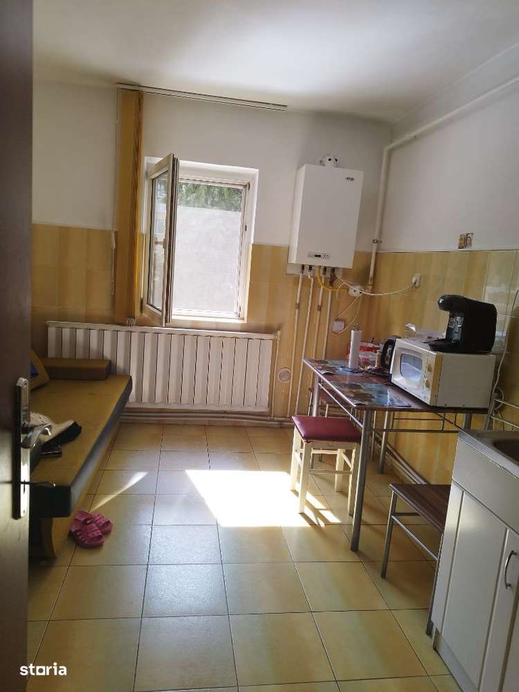 Urgent!Reducere de pret!Zona centrala, apartament /spatiu - Imagine principală: 2/9