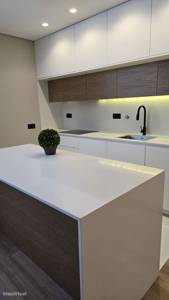 Magnífico T2+1, em Condomínio Privado, no Centro de Vila Verde - Grande imagem: 5/12