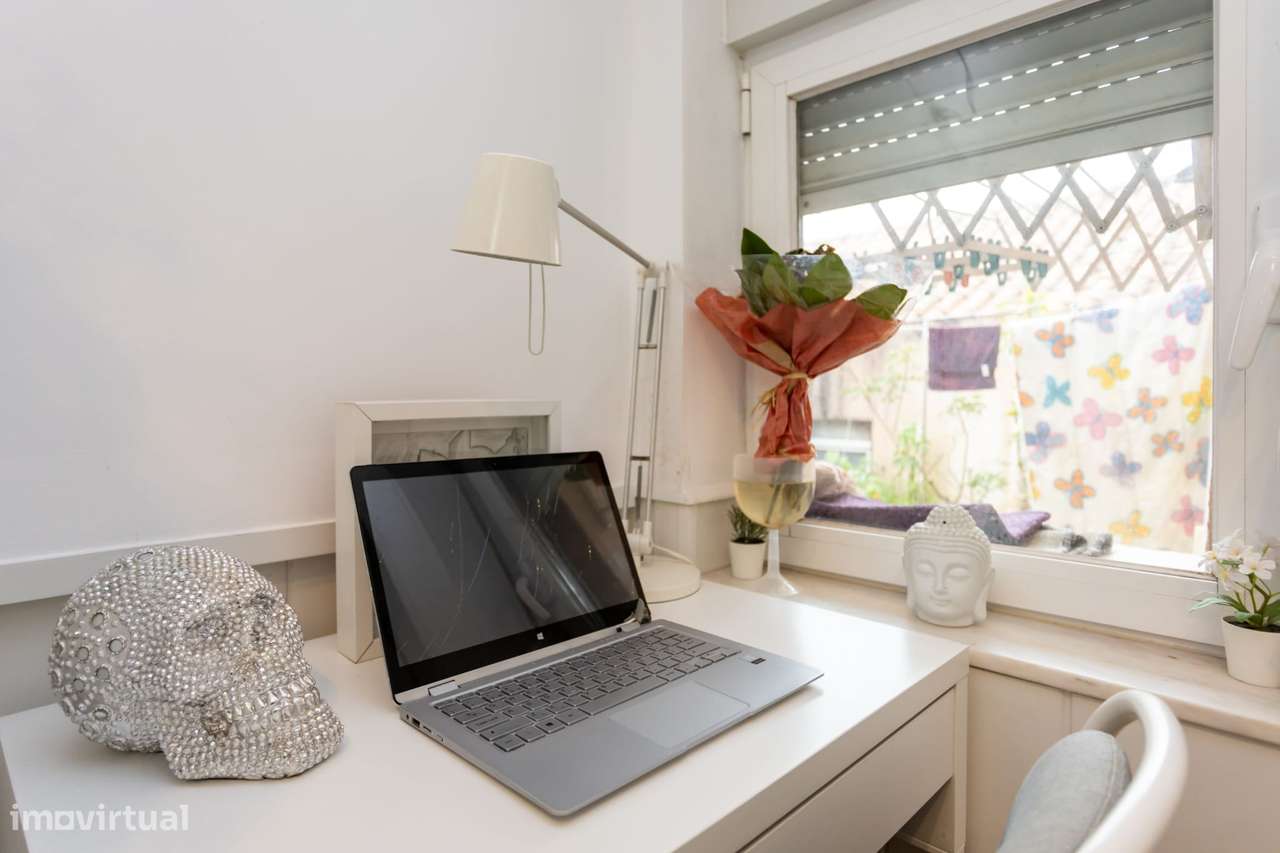 Moradia independente na Rua da Escola Nova-10