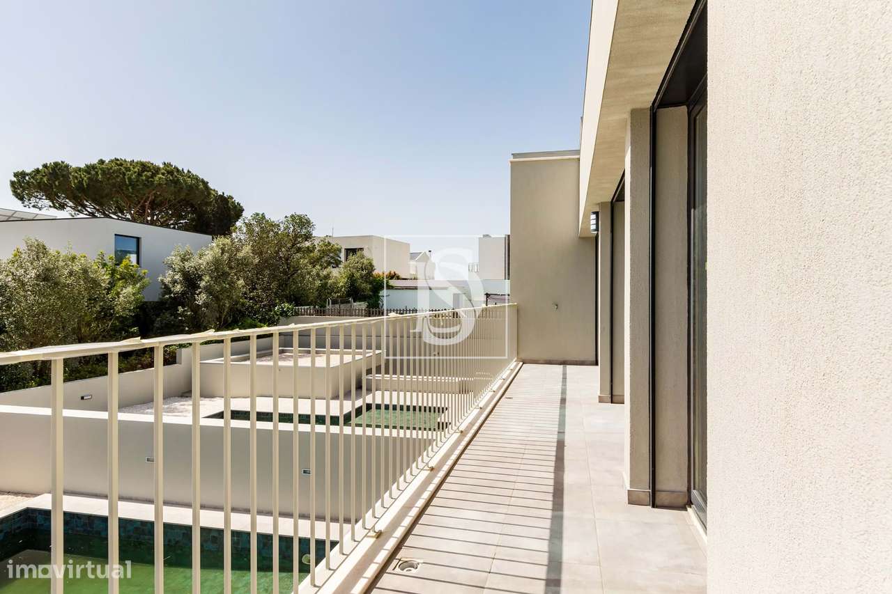 Viva o Conforto e a Elegância num Refúgio Exclusivo em Leceia-28