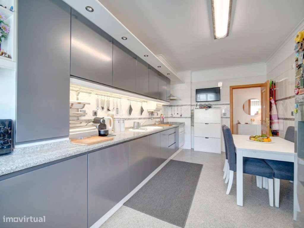 Apartamento T2 com Garagem e Arrecadação - Espaço, Conforto e Exclu... - Grande imagem: 4/30