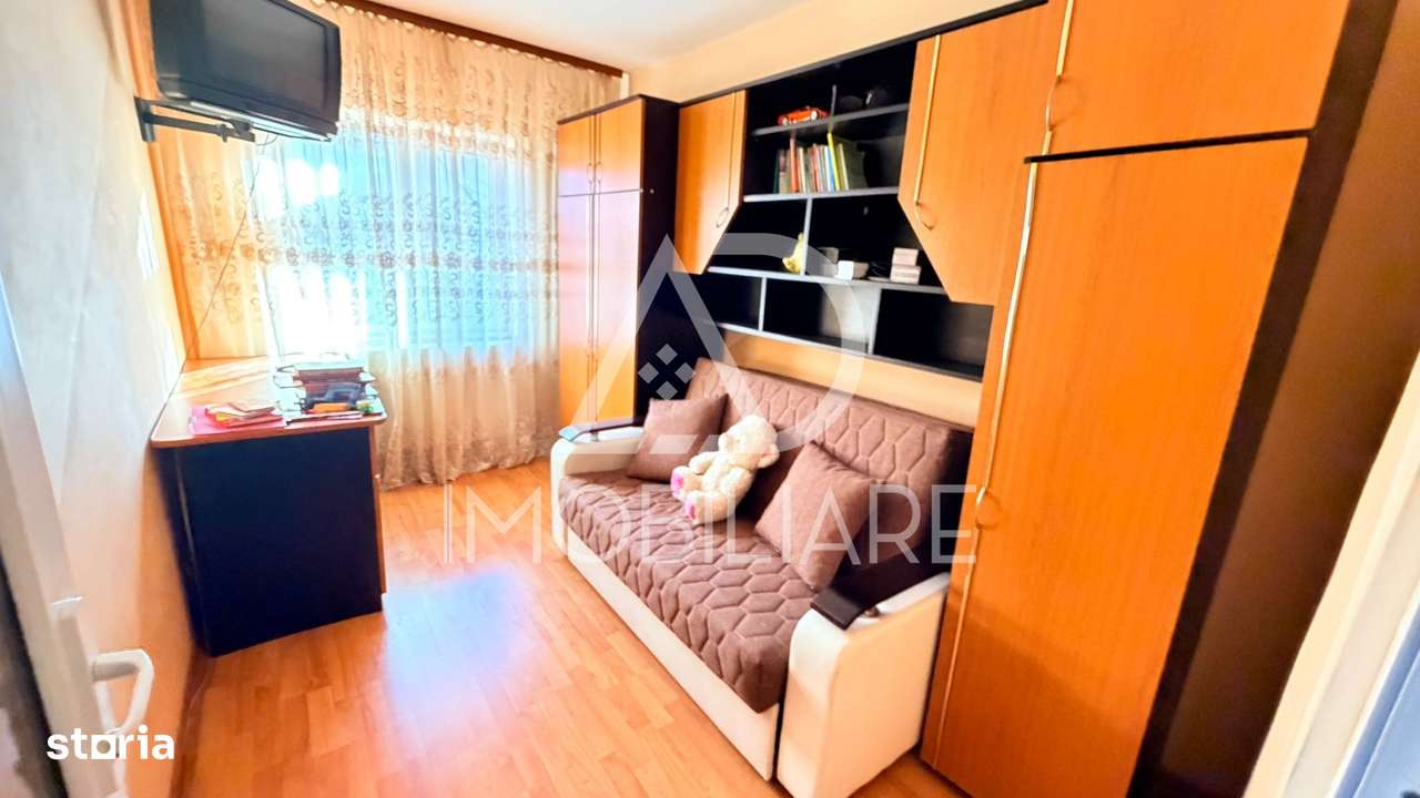 Apartament 3 camere, strada A.I.Cuza - zona Piata Mica, etaj 3 - Imagine principală: 4/9