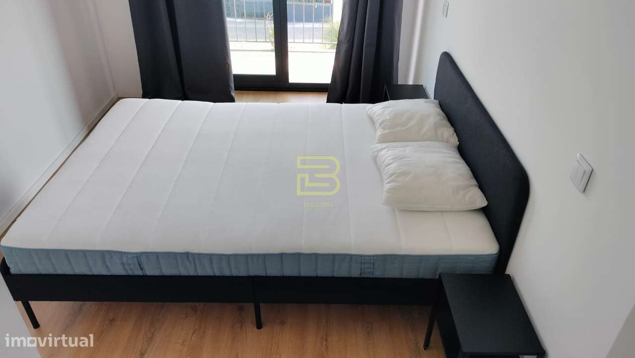 Apartamento T2, com varanda na Rua Pinto Bessa, Porto-8