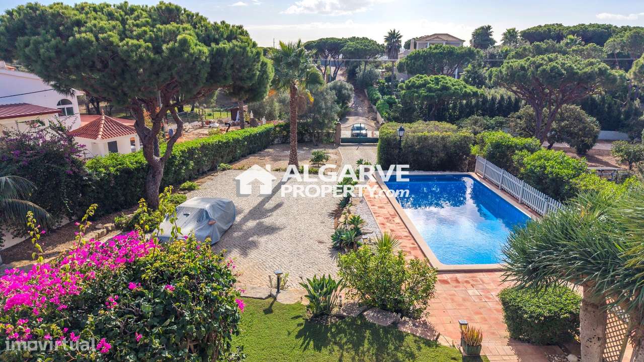 Moradia V4 térrea perto da praia entre Vilamoura e Vale do Lobo-30