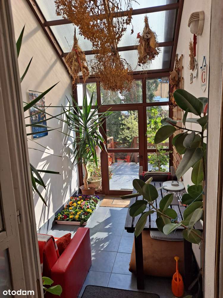 Interesujący dom w bardzo dobrej lokalizacji!-11