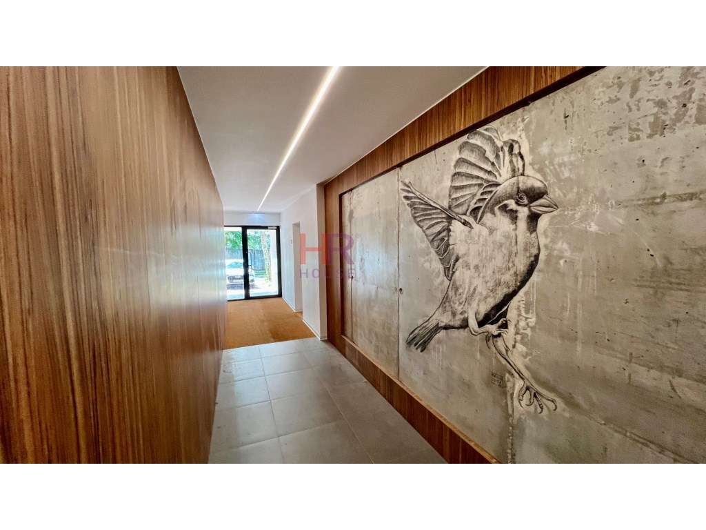 Vende-se Fantástico T2 com terraço privativo-40