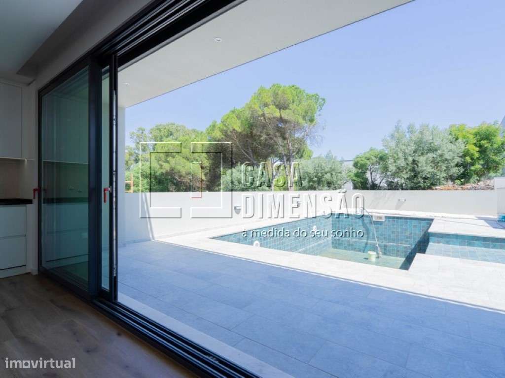 Moradia de Arquitectura Moderna de tipologia T3+1 em Oeiras com Pis...-20