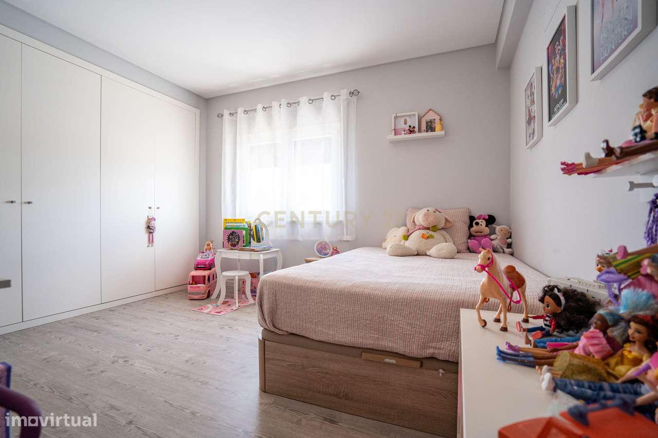 Apartamento T2 - Excelentes Áreas - Como Novo-26