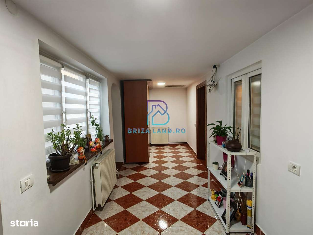 Sos. Chitilei, Colosseum, casa sup. 105mp, 3 camere, teren 211mp-4