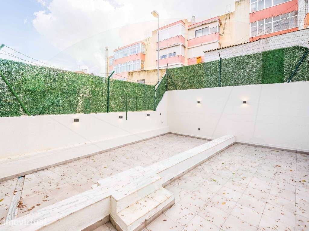 T3 Totalmente Remodelado com Terraço e Varandas - Rua D. José I, Re... - Grande imagem: 2/37