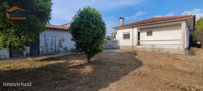 Moradia Térrea T3 de 4 Frentes em Silvalde com Terreno de 756 m²-2