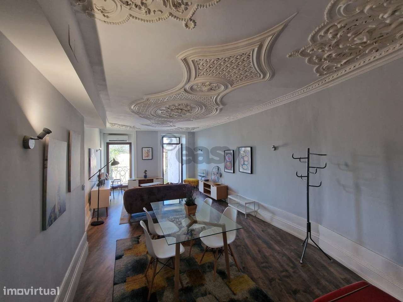 APARTAMENTO T1 COM LOGRADOURO DE 78M2-0