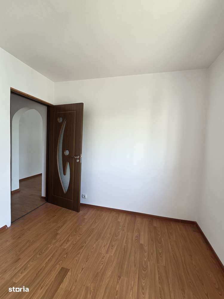 Apartament 2 camere semidecomandat zona ANAF - Adjud-7